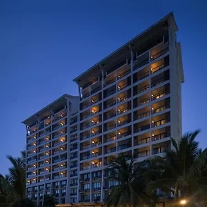 Hotel Ramada Plaza By Wyndham Bay